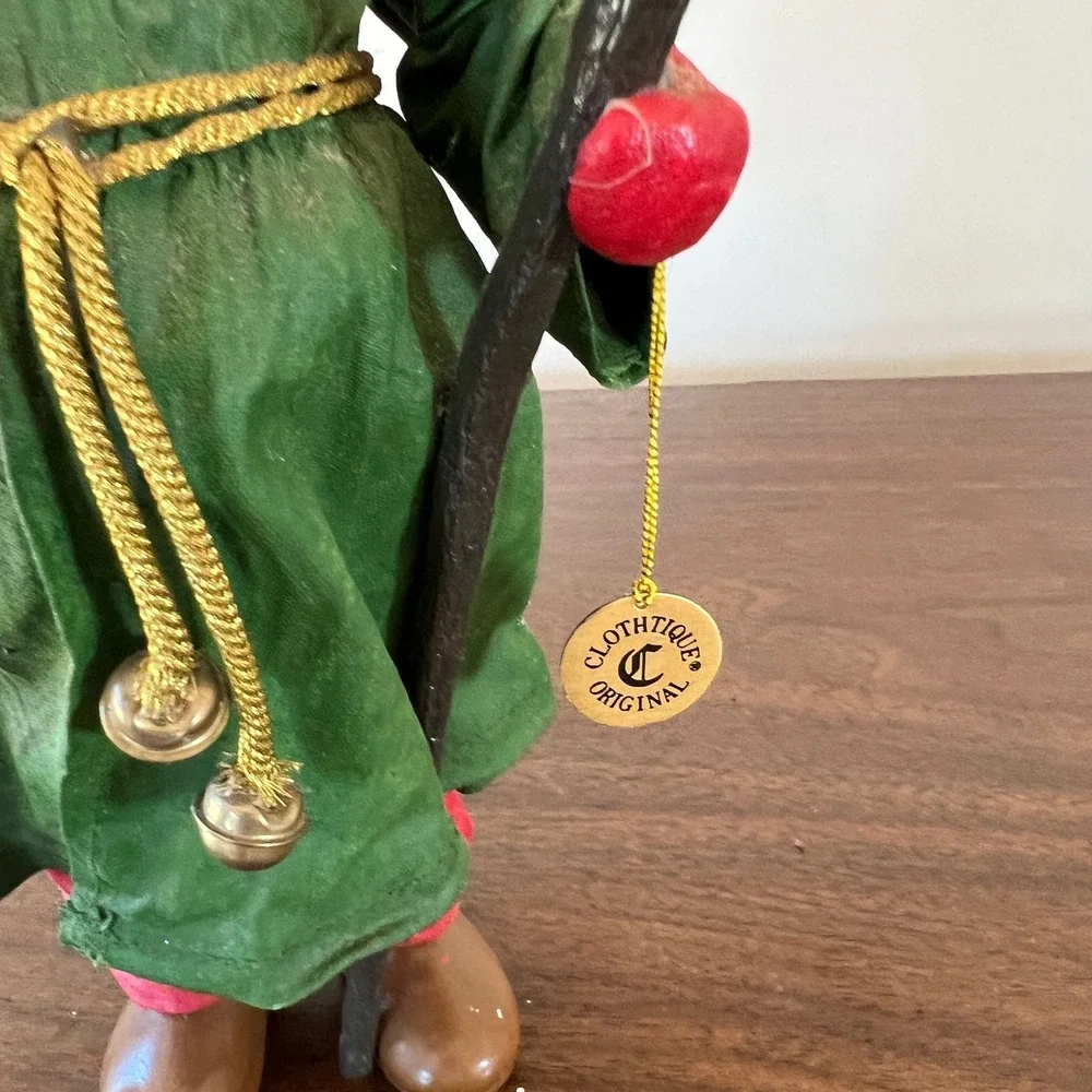 Possible Dreams Clothtique Original Santa Figurine Green Robe Red Hood Wreath
